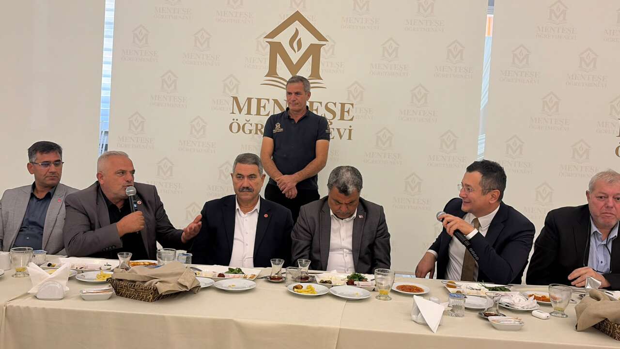 AK Parti Menteşe’den Muhtarlara Kahvaltı Programı 7